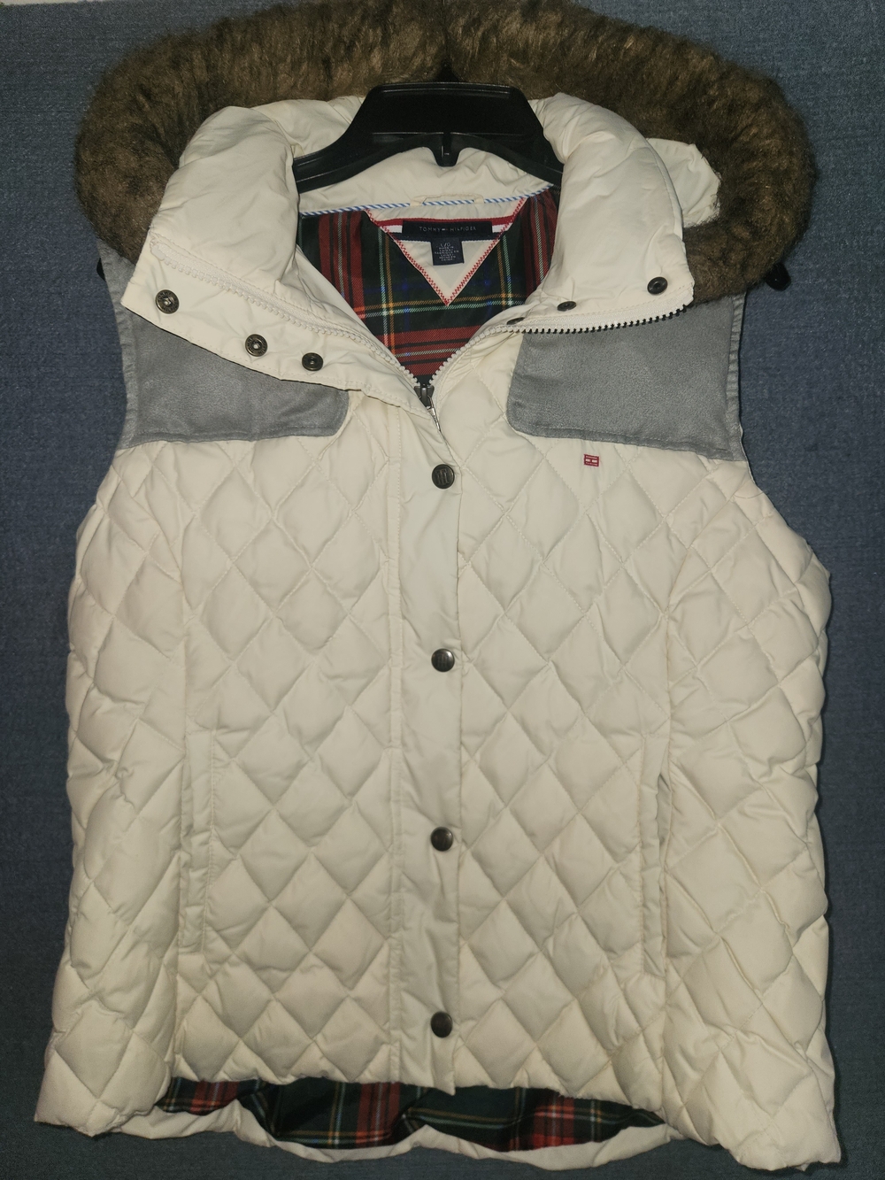 Quilted White Women's Puffer Coat with Fur-Trim Hood #364